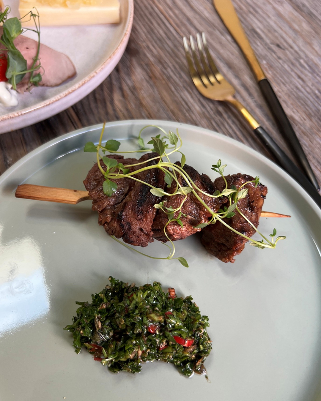 Luksus Tapas med varm-selv ret og gourmetkage