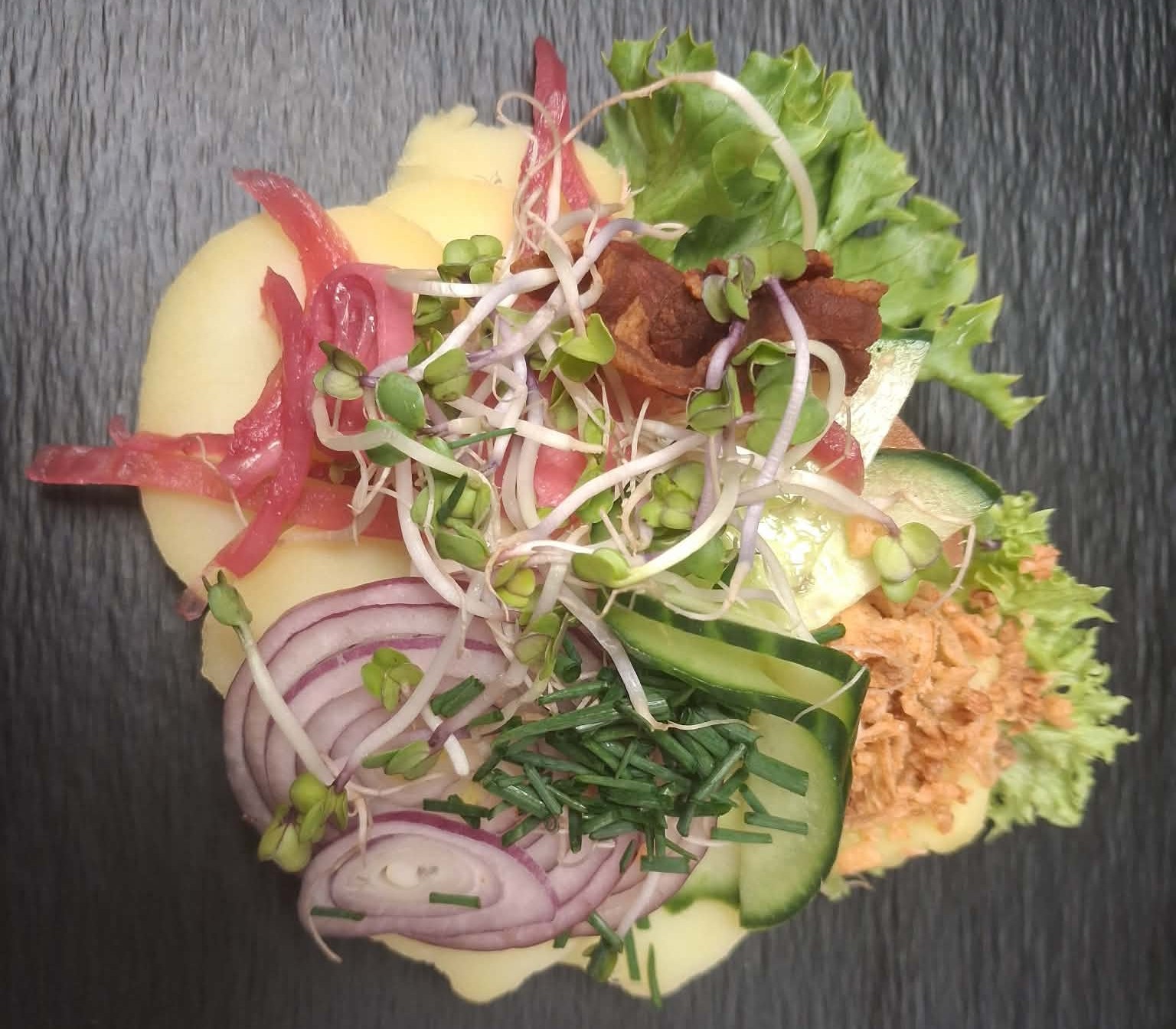 Kartoffelmad m/ mayonnaise og løg