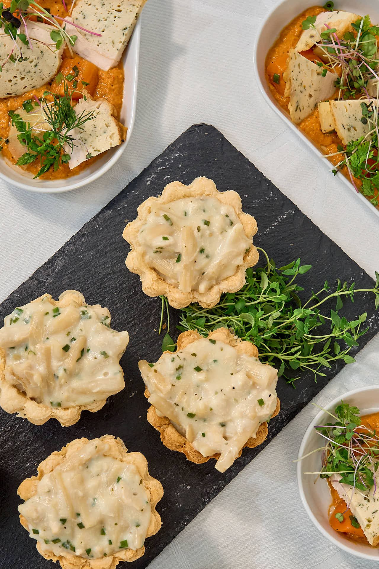 Gammeldags tarteletter høns i asparges