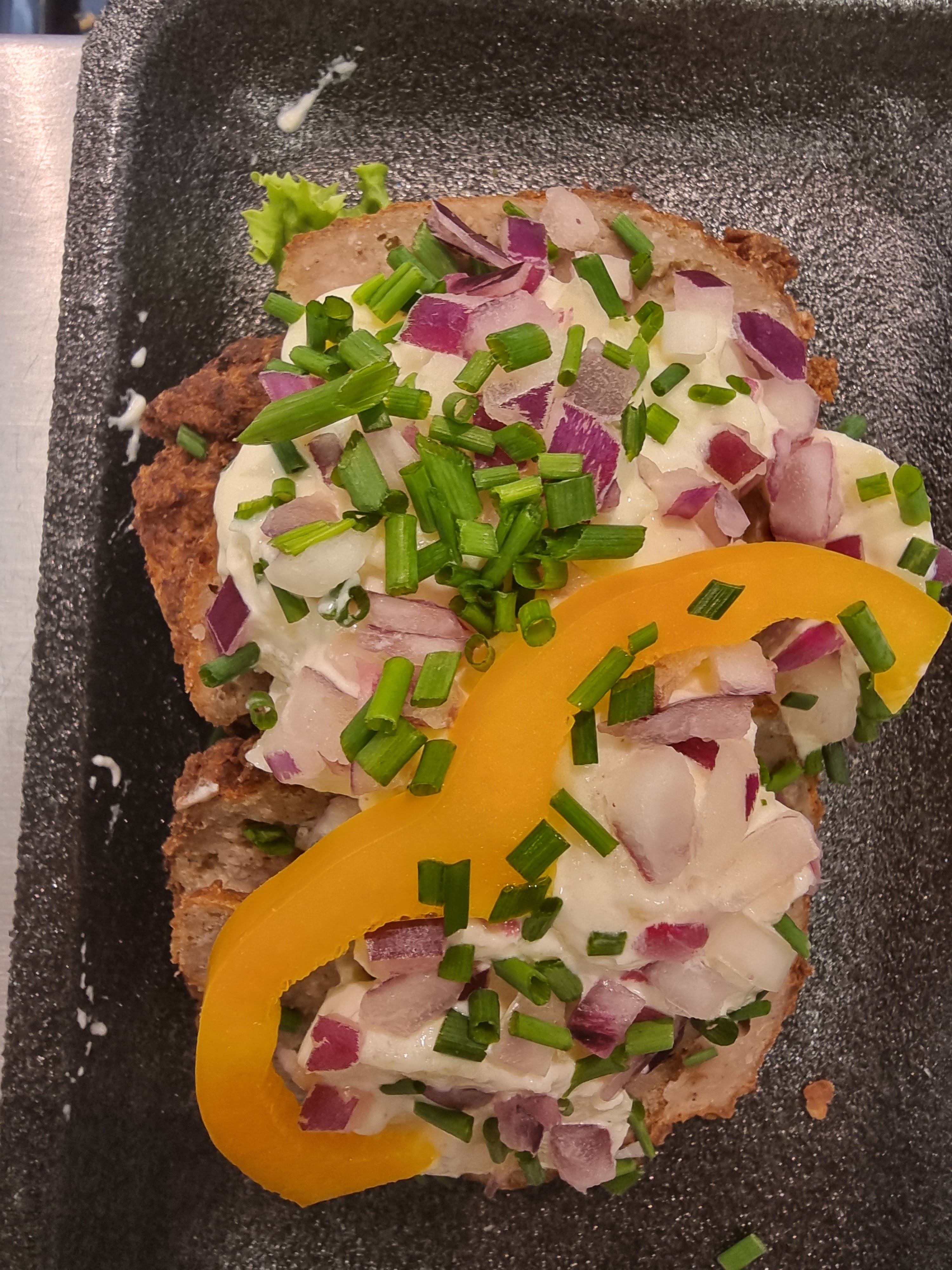 Frikadelle m/ kartoffelsalat