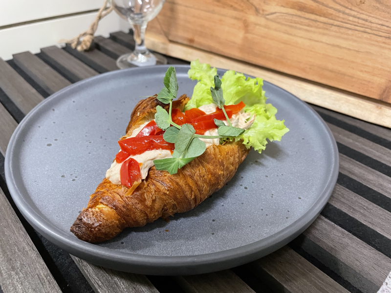 Croissant med Tunsalat