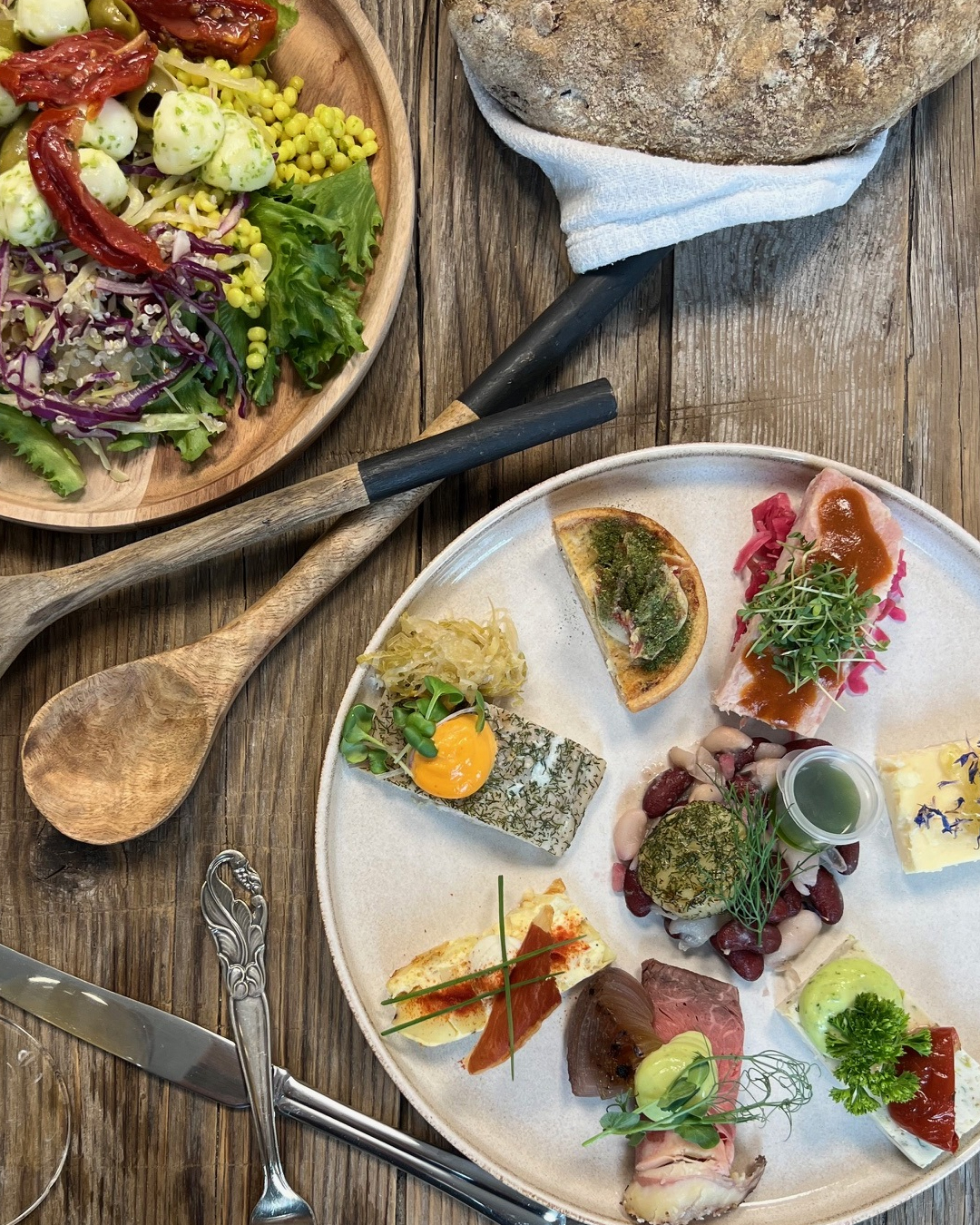 Luksus Tapas med varm-selv ret og gourmetkage