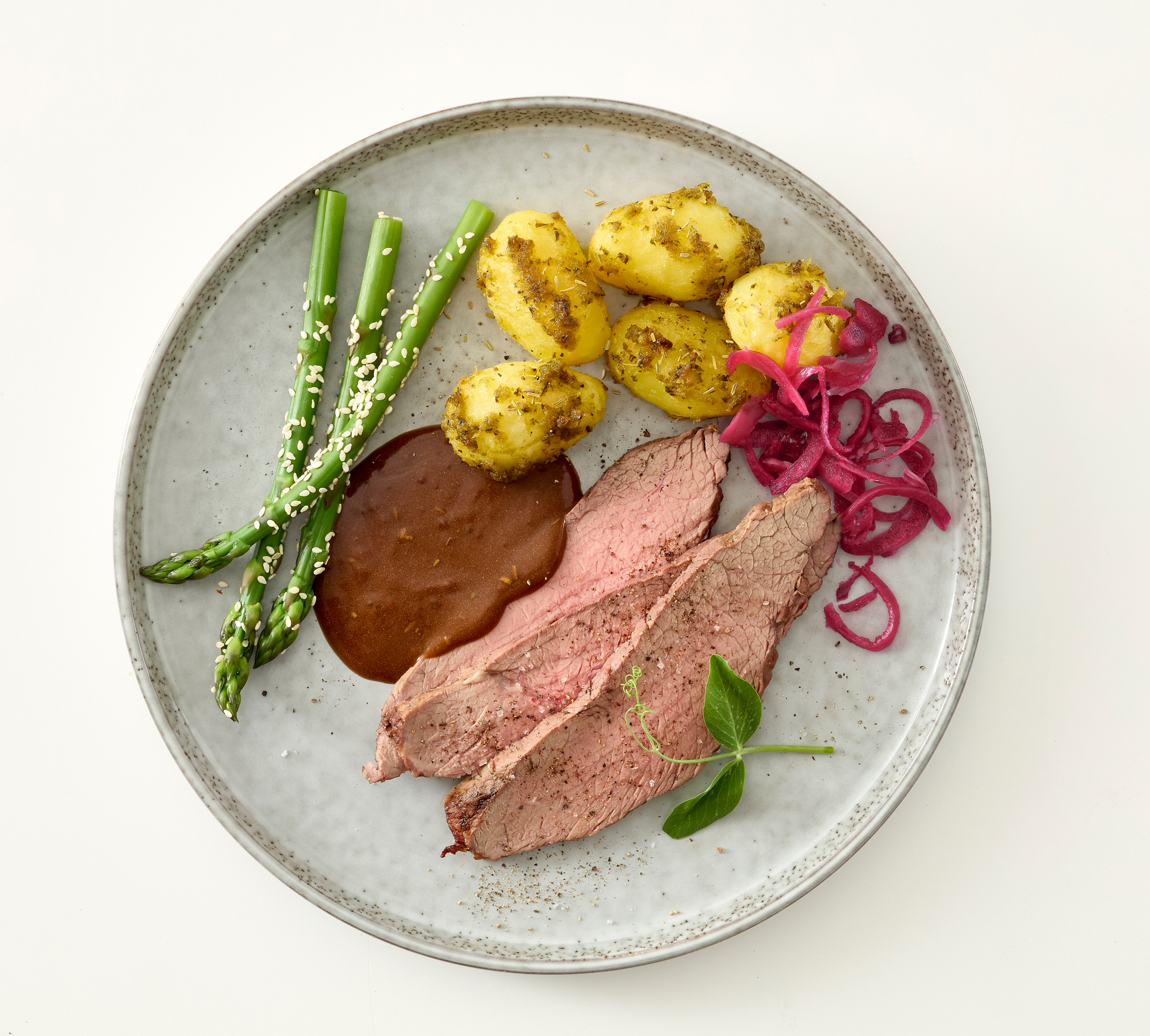 Italiensk inspireret kalvesteg med pesto kartofler